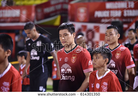 stock-photo-bangkok-thailand-mar-kim-dong-chan-player-of-bectero-in-action-during-competition-thaileague-614301350.jpg